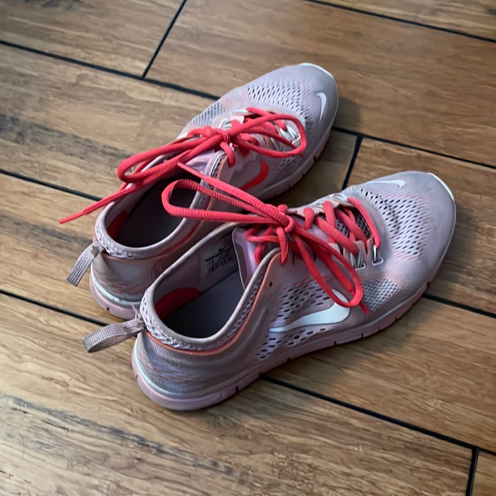 Nike Tennis Shoe